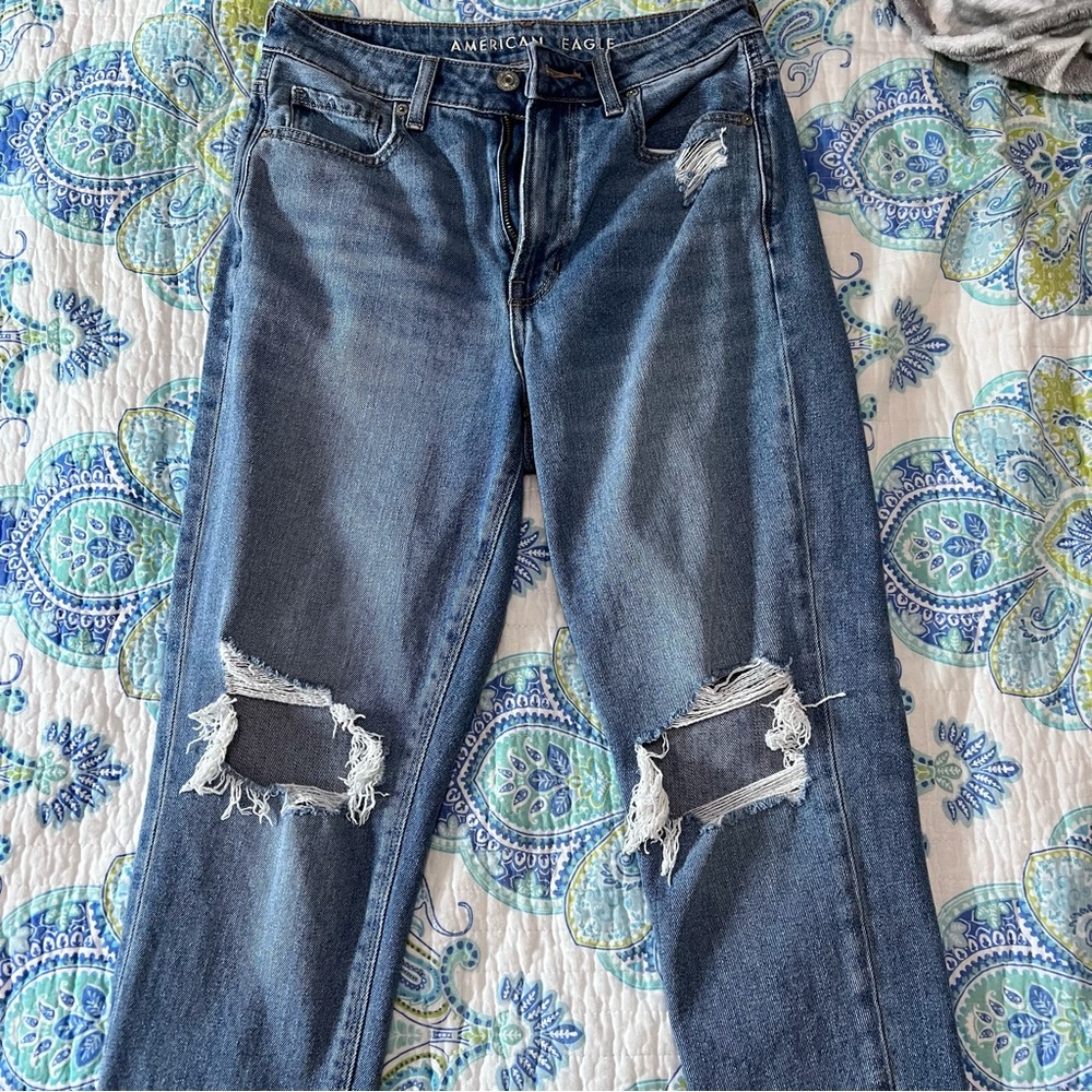 American Eagle mom jeans